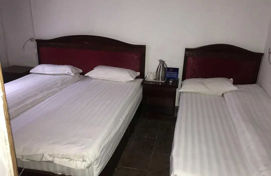 Leo Hostel-1