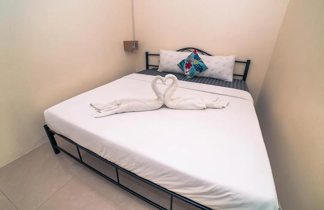 Leo Hostel-1